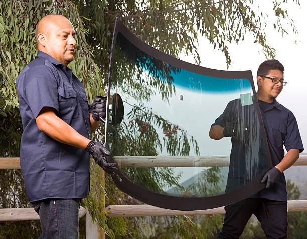 Windshield Repair Near Me, Glendora, CA- Fix Cracks, Chips & Full Damage with Workmanship Warranty